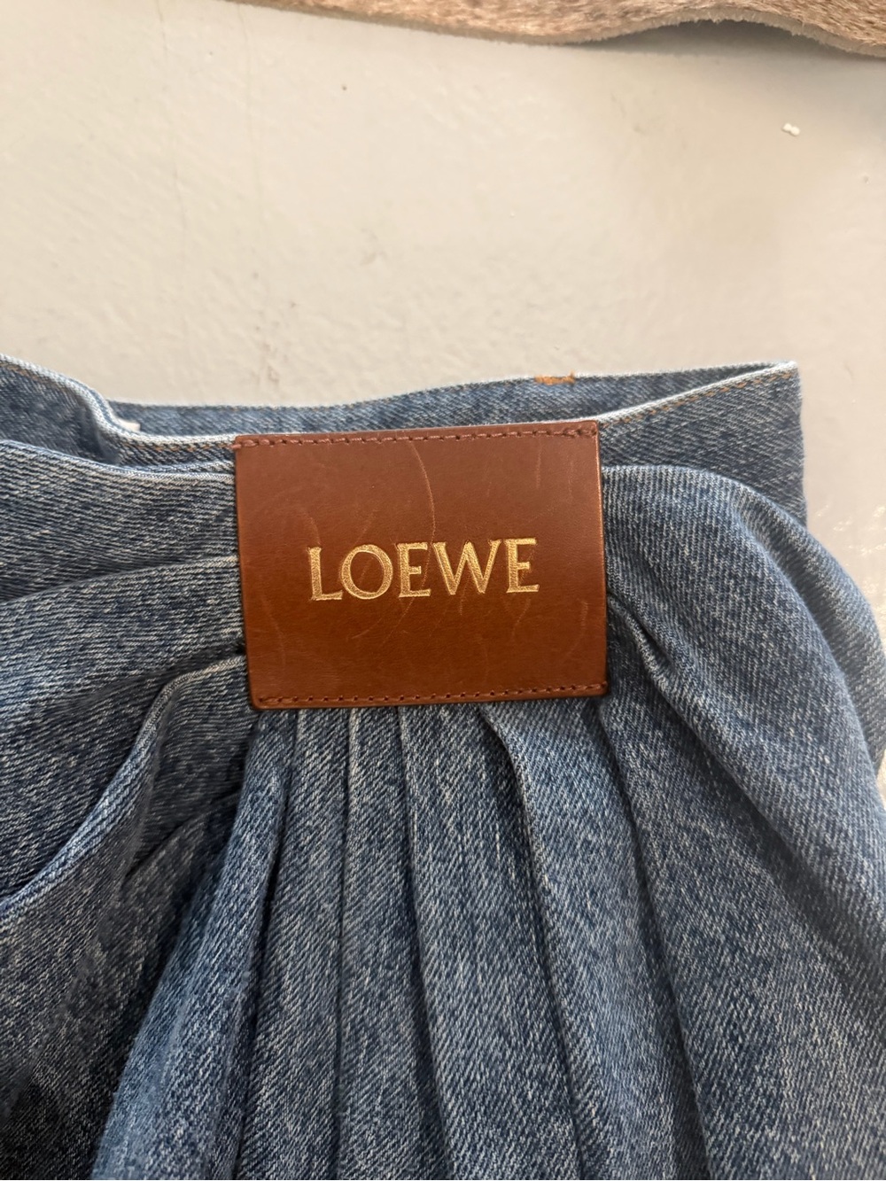 AUTH Loewe Gathered Waist Jeans Size 38 - Picture 2 of 10
